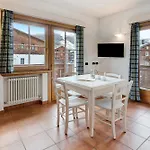 Apartament Valandrea 1 *